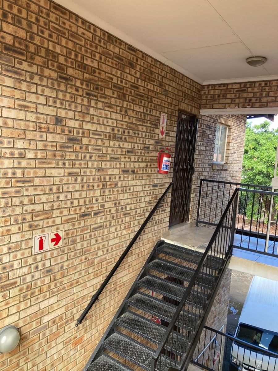 2 Bedroom Property for Sale in Rustenburg Central North West